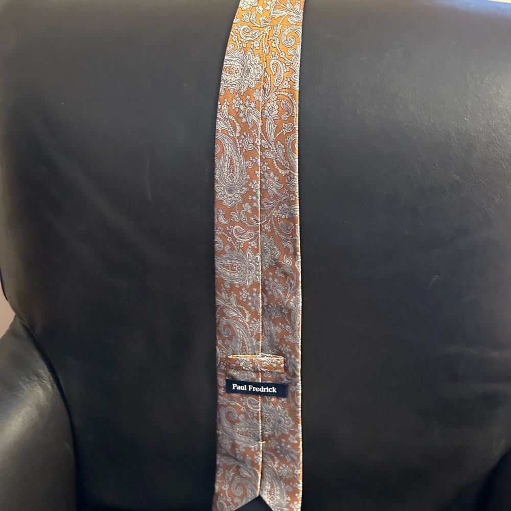 Dress tie